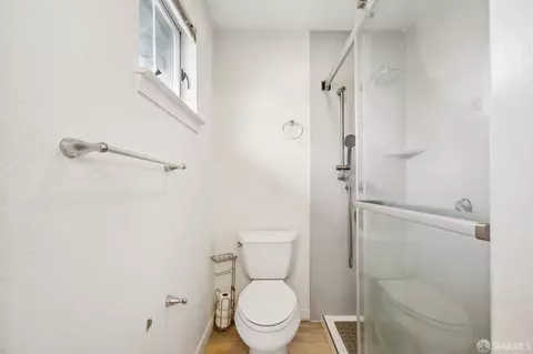 Bath - 51 Kiska Rd, San Francisco, CA 94124 photo 2 of 4