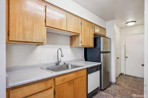 Kitchen - 51 Kiska Rd, San Francisco, CA 94124 photo 3 of 4