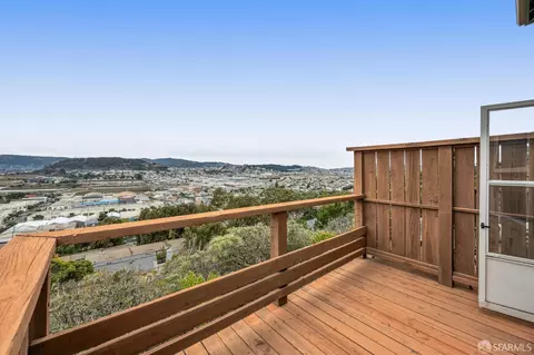 Exterior - 51 Kiska Rd, San Francisco, CA 94124 photo 2 of 5