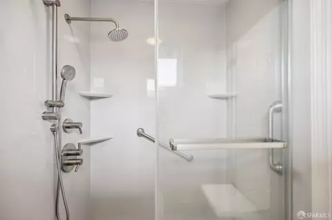 Bath - 51 Kiska Rd, San Francisco, CA 94124 photo 3 of 4
