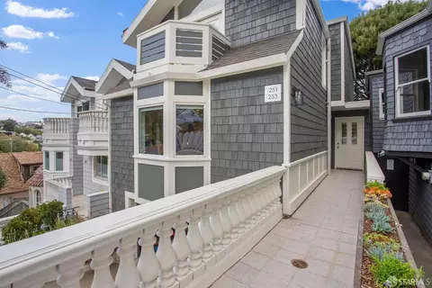253 Ripley St, San Francisco, CA 94110 photo 3