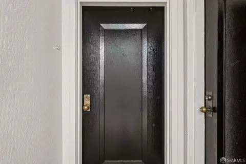 Entry Way - 2295 Vallejo St #312, San Francisco, CA 94123 photo 1 of 4