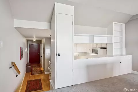 Entry Way - 2295 Vallejo St #312, San Francisco, CA 94123 photo 3 of 4