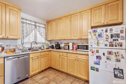 Kitchen - 891 45th Ave, San Francisco, CA 94121 photo 3 of 5