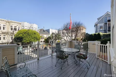 Exterior - 2017 Green St, San Francisco, CA 94123 photo 2 of 2