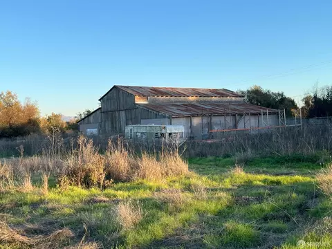 7968 Lovers Ln, Hollister, CA 95023