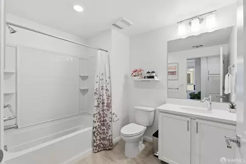 Bath - 1470 Nightshade Rd #21, Milpitas, CA 95035 photo 3 of 3