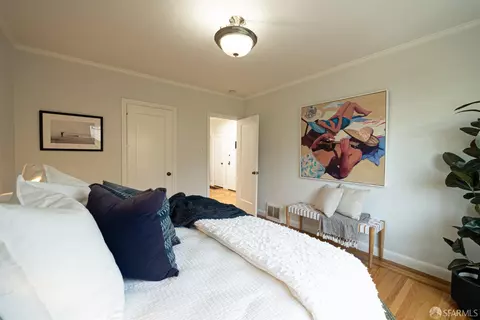 Bedroom - 62 Bronte St, San Francisco, CA 94110 photo 2 of 8