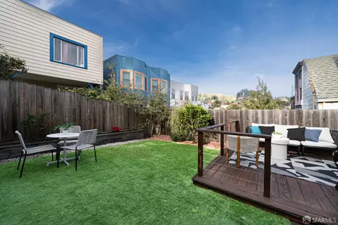 Exterior - 62 Bronte St, San Francisco, CA 94110 photo 4 of 6