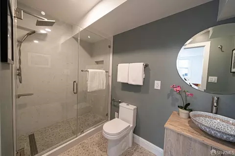 Bath - 62 Bronte St, San Francisco, CA 94110 photo 3 of 3