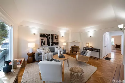 Living - 62 Bronte St, San Francisco, CA 94110 photo 3 of 4