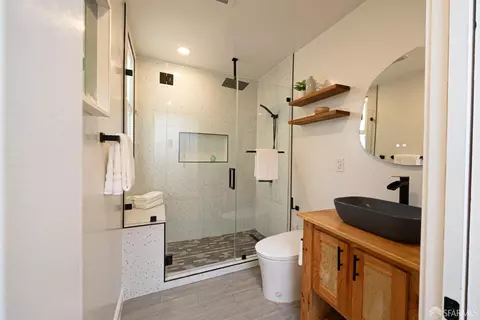 Bath - 62 Bronte St, San Francisco, CA 94110 photo 1 of 3