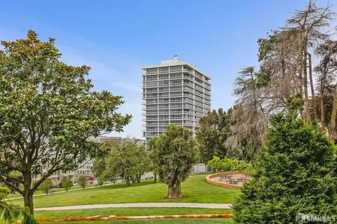 2200 Sacramento St #702, San Francisco, CA 94115