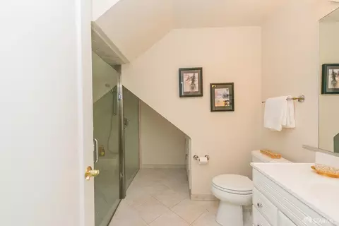 1183 Chestnut St, San Francisco, CA 94109 photo 23