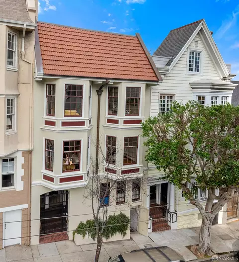 1272 Sacramento St, San Francisco, CA 94108