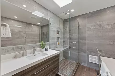 Bath - 1822 27th Ave, San Francisco, CA 94122 photo 2 of 5