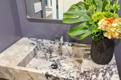 Bath - 3983 19th St, San Francisco, CA 94114 photo 3 of 10