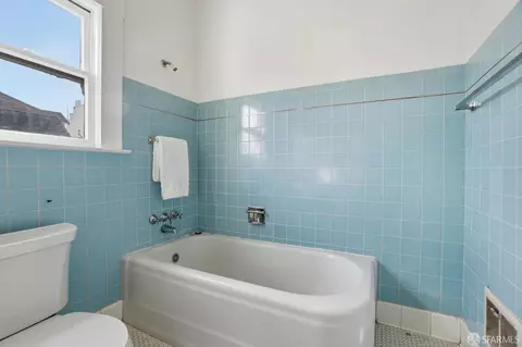 Bath - 54 Norton St, San Francisco, CA 94112 photo 2 of 5