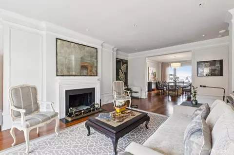 1100 Sacramento St #302, San Francisco, CA 94108