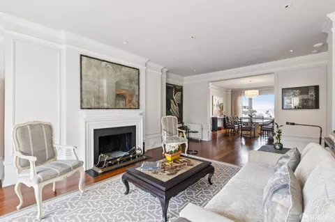 1100 Sacramento St #302, San Francisco, CA 94108
