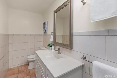 Bath - 418 Joost Ave, San Francisco, CA 94127 photo 2 of 4
