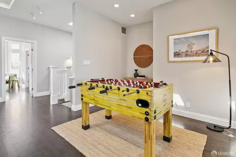 Entry Way - 3343 Pierce St, San Francisco, CA 94123 photo 4 of 4