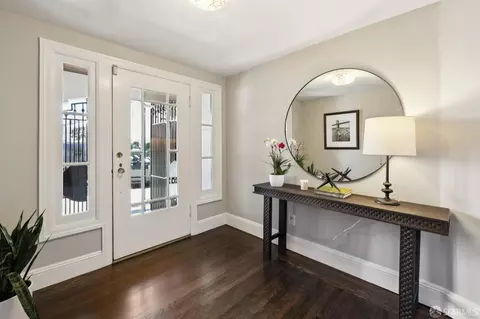 Entry Way - 3343 Pierce St, San Francisco, CA 94123 photo 2 of 4