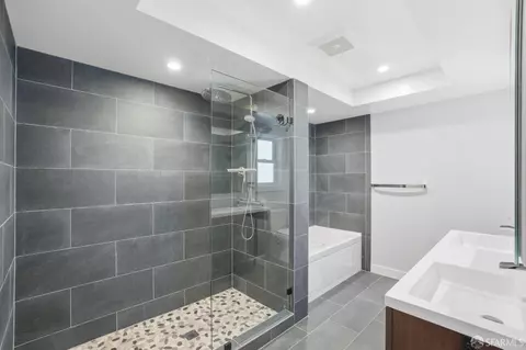 Bath - 76 Getz St, San Francisco, CA 94112 photo 1 of 6
