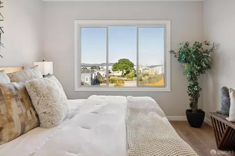 Bedroom - 2030 Ortega St, San Francisco, CA 94122 photo 2 of 10