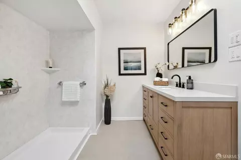Bath - 2030 Ortega St, San Francisco, CA 94122 photo 2 of 7