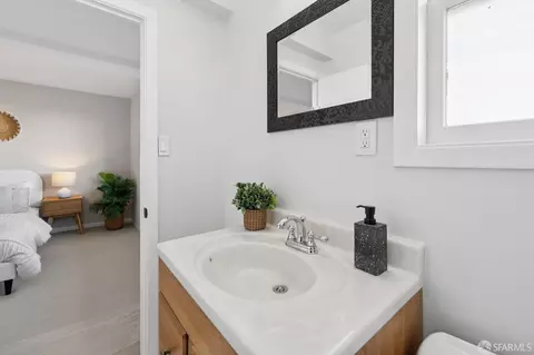 Bath - 2030 Ortega St, San Francisco, CA 94122 photo 7 of 7