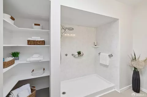 Bath - 2030 Ortega St, San Francisco, CA 94122 photo 3 of 7