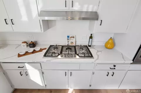 Kitchen - 2030 Ortega St, San Francisco, CA 94122 photo 6 of 7