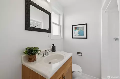 Bath - 2030 Ortega St, San Francisco, CA 94122 photo 5 of 7