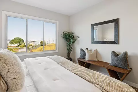 Bedroom - 2030 Ortega St, San Francisco, CA 94122 photo 5 of 10