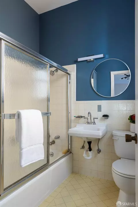 Bath - 150 College Ave, San Francisco, CA 94112 photo 1 of 1