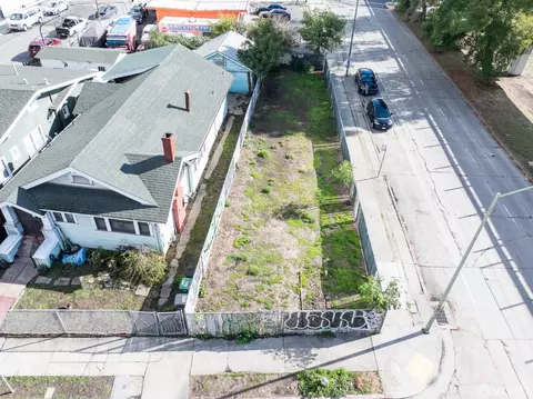 1208 31st Ave, Oakland, CA 94608