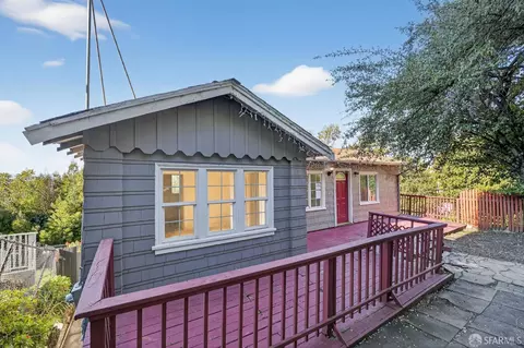 9117 Burr St, Oakland, CA 94605