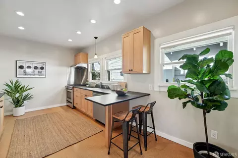 Kitchen - 2543 Chilton Way, Berkeley, CA 94704 photo 6 of 9