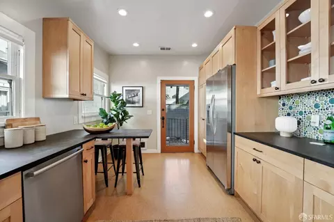 Kitchen - 2543 Chilton Way, Berkeley, CA 94704 photo 5 of 9