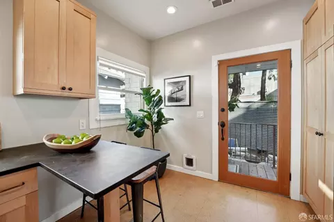 Entry Way - 2543 Chilton Way, Berkeley, CA 94704 photo 2 of 2