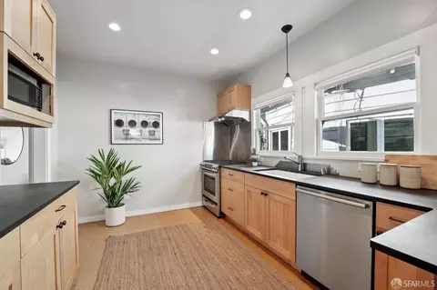 Kitchen - 2543 Chilton Way, Berkeley, CA 94704 photo 9 of 9