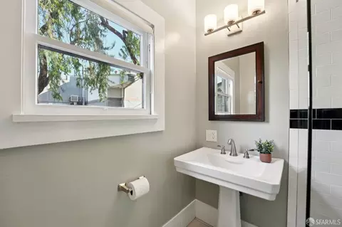 Bath - 2543 Chilton Way, Berkeley, CA 94704 photo 2 of 3