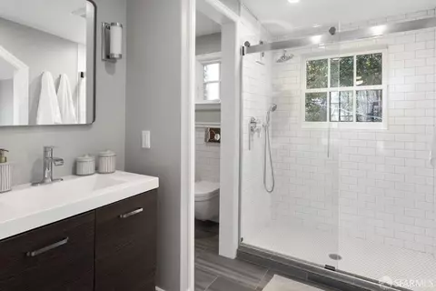 Bath - 739 Congo St, San Francisco, CA 94131 photo 2 of 3