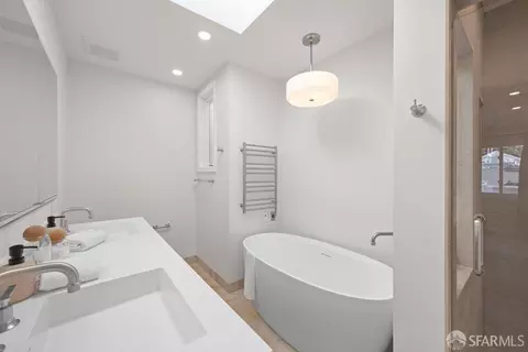 Bath - 284 32nd Ave, San Francisco, CA 94121 photo 2 of 6