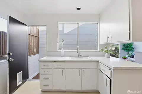 1852 10th Ave, San Francisco, CA 94122 photo 17