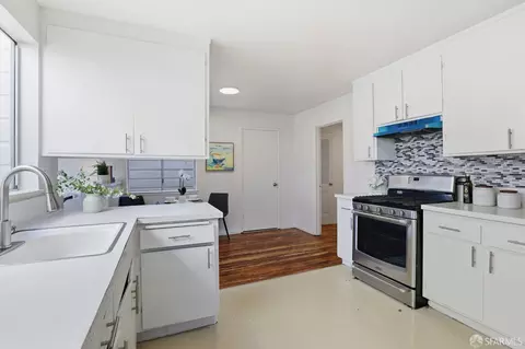 1852 10th Ave, San Francisco, CA 94122 photo 18