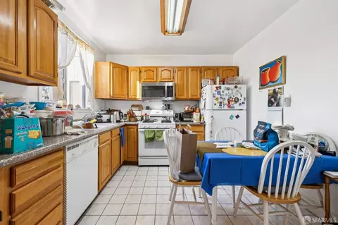 Kitchen - 259 Hearst Ave, San Francisco, CA 94131 photo 2 of 2