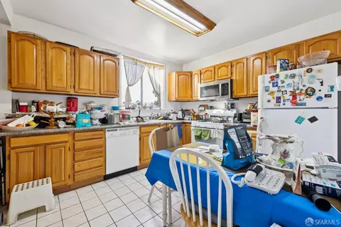 Kitchen - 259 Hearst Ave, San Francisco, CA 94131 photo 1 of 2