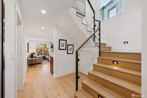 Entry Way - 80 Chaves Ave, San Francisco, CA 94127 photo 3 of 4